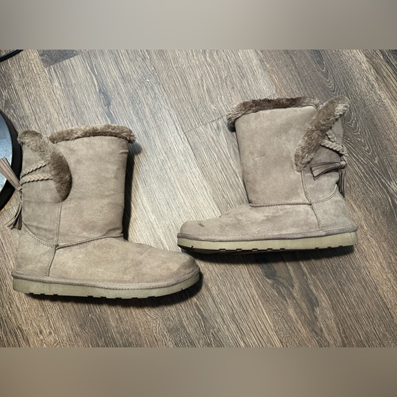 COPY - Arizona Jean Co. Siesta Tan/beige Boot
Womens Size 9 Memory Foam - Picture 7 of 11